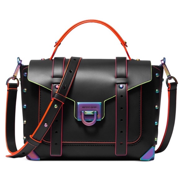 Michael Kors Handbags - 💥LAST ONE of this💥Michael Kors MANHATTAN Satchel